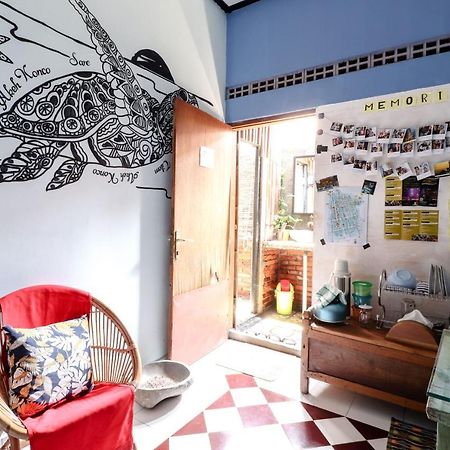 Alexiz Hostel Yogyakarta Exterior foto